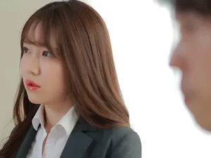 Má phát hiện con trai nghiện tình dục thuê hẳn 2 em ghệ về cho con