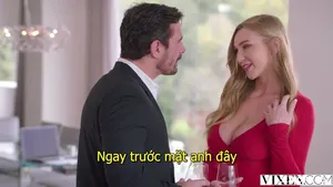 Không thể rời mắt khỏi cặp vú của em đồng nghiệp